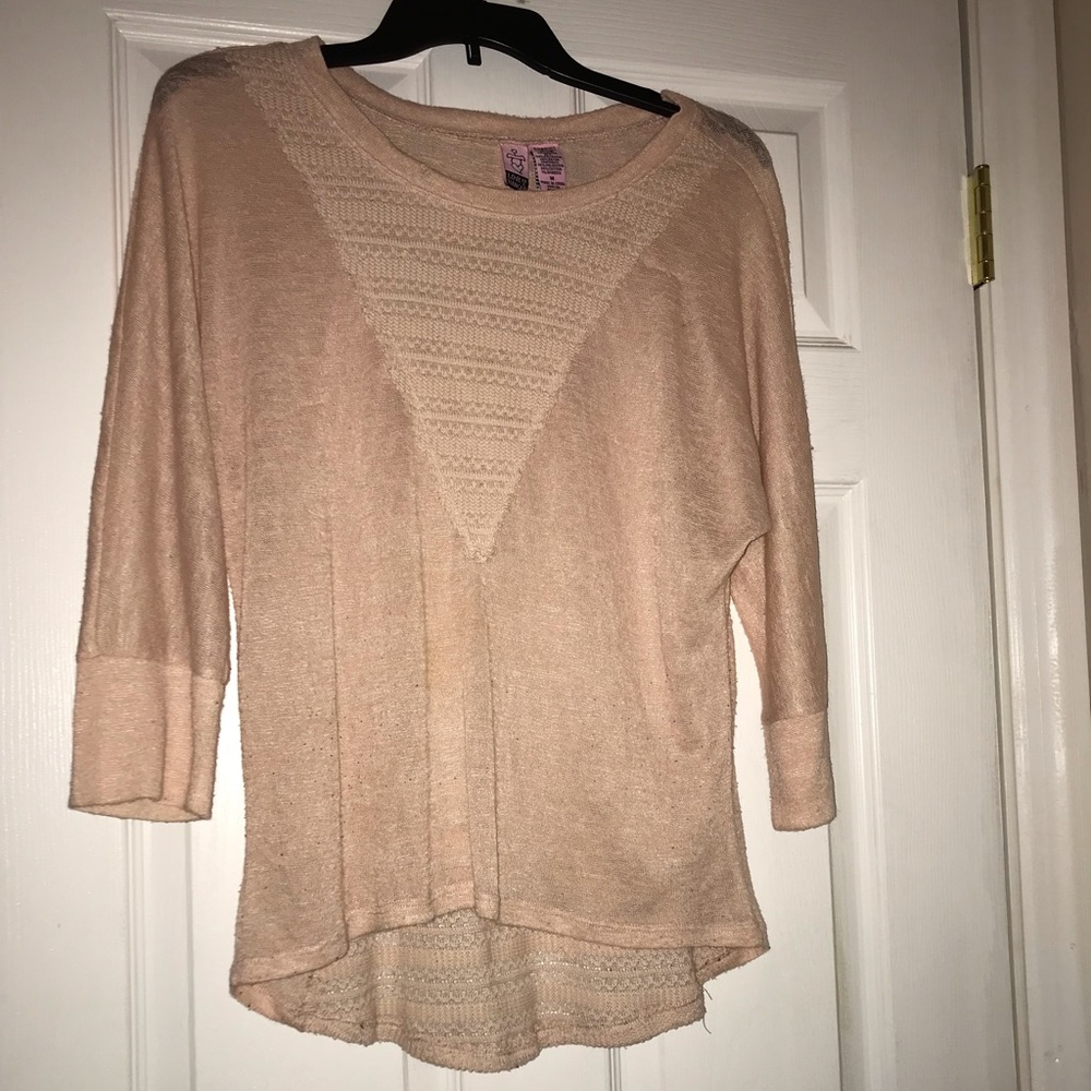 Quarter sleeve woman’s top